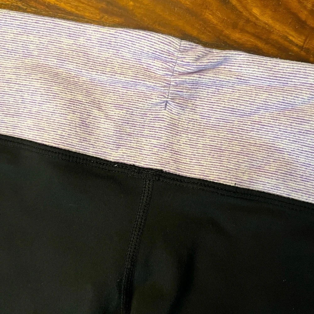 Lululemon leggings NWOT. Size 4 long